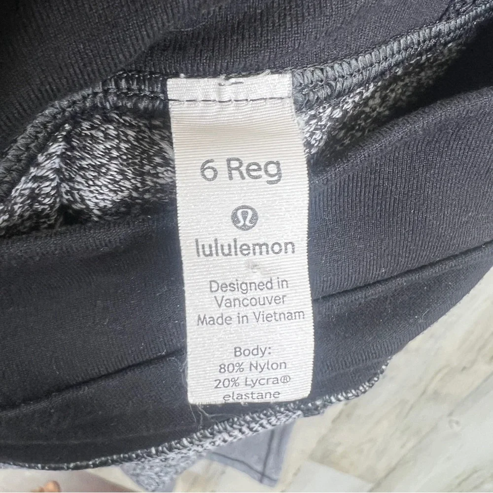 lululemon athletica woman size